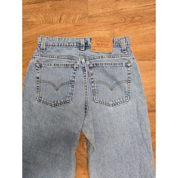 Vintage Levi's 501 Womens Jeans 9 Short Blue Light Wash Relax Fit Tapered Leg - Picture 10 of 16